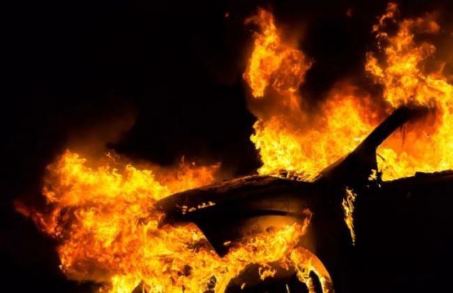 Неизвестные сожгли автомобиль пограничника в Харькове