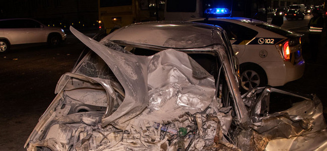 Протаранил автобус и две легковушки: появилось видео момента ДТП