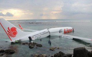Катастрофа Boeing 737 MAX: пилоты во время падения читали инструкцию