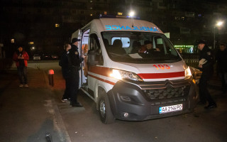 В Киеве мужчине за хорошие шутки дважды выстрелили в живот