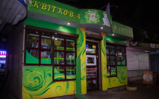 Суицид в цветочном ларьке: мужчина свел счеты с жизнью на работе