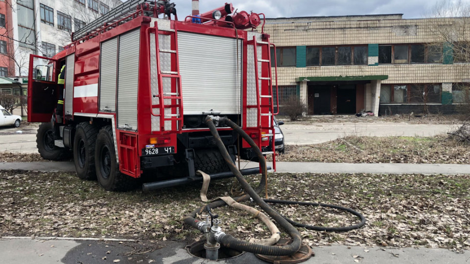 Известный завод горел в Киеве: есть подробности