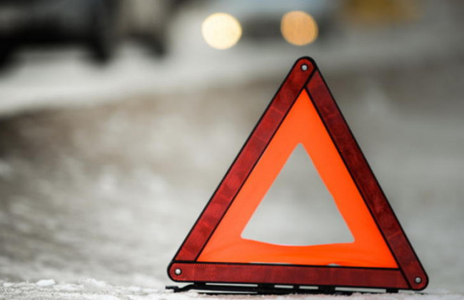 В Киеве произошло ДТП с переворотом: в сети показали видео