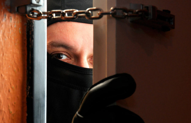 Неизвестные под Киевом напали на семью бизнесмена