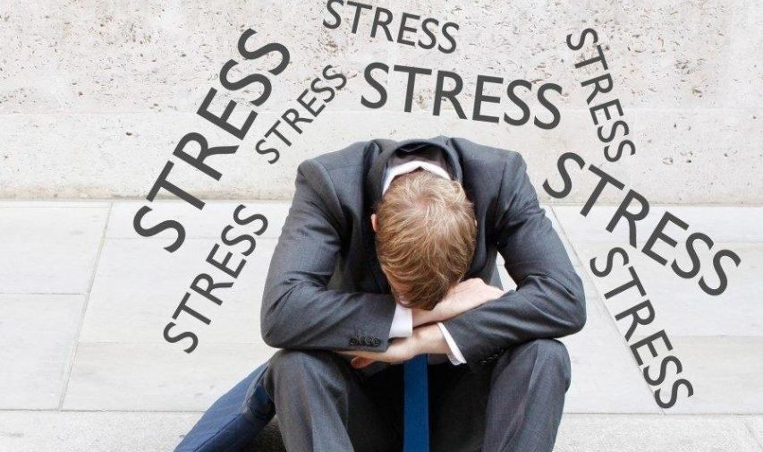 Повышает тревогу и депрессию: назвали опасную для здоровья работу