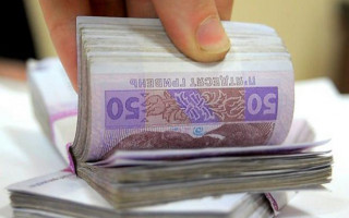 Пенсии в Украине: Порошенко анонсировал дополнительную выплату