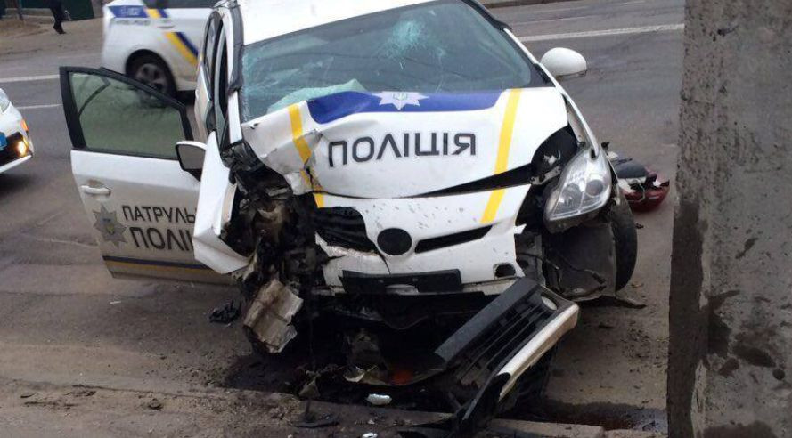 ДТП в Києві за участі патрульного автомобіля: за справу взялося ДБР