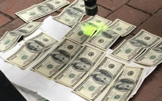 Отримав $1200 хабара від призовника: ДБР затримало інспектора поліції
