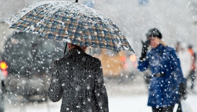 Похолодання і мокрий сніг: погода у Києві різко зміниться