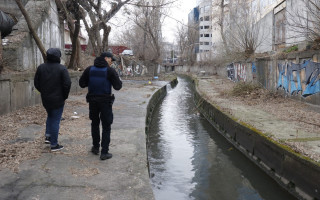 В центре Киева в реке Лыбедь обнаружили труп мужчины