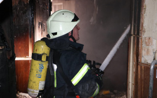 У коледжі Києва спалахнула масштабна пожежа: студентів евакуювали