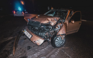 Влетел в столб и притворился свидетелем: в Киеве произошло пьяное ДТП