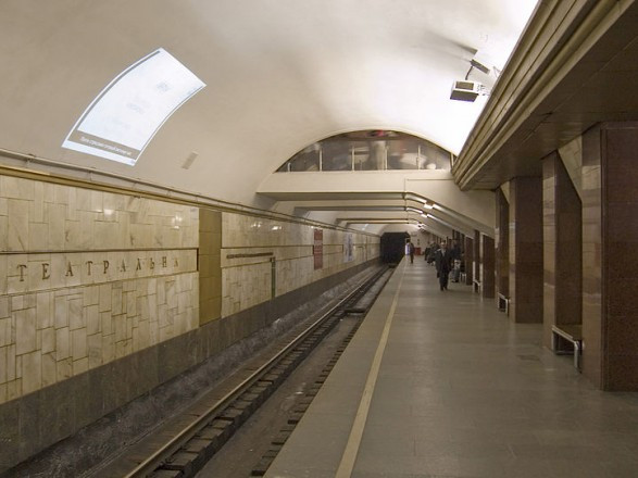 Инцидент в киевском метро: пассажирка упала с эскалатора