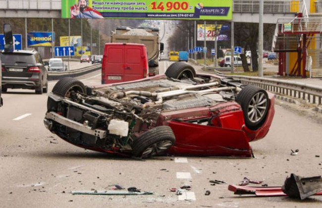 ДТП з перекиданням Infinity сталося під Києвом