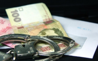 Присвоила 25 тысяч: в Тернополе сотрудница почты забирала себе пенсию умершего человека