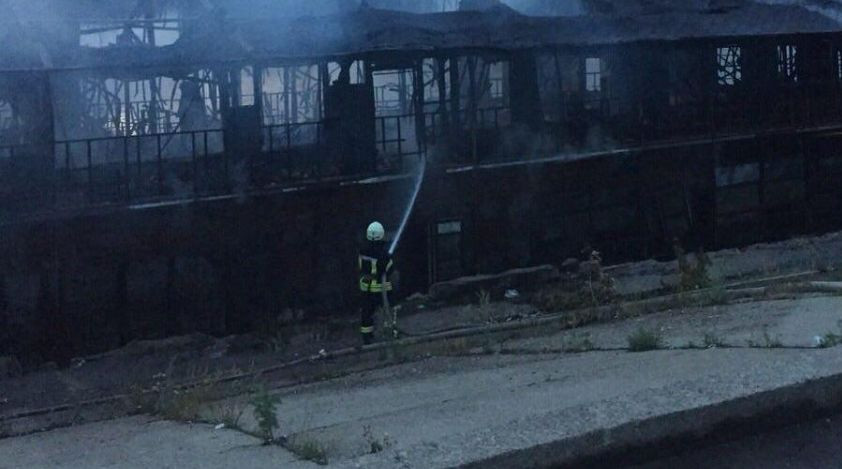 Масштабный пожар в Киеве: горела двухэтажная баржа