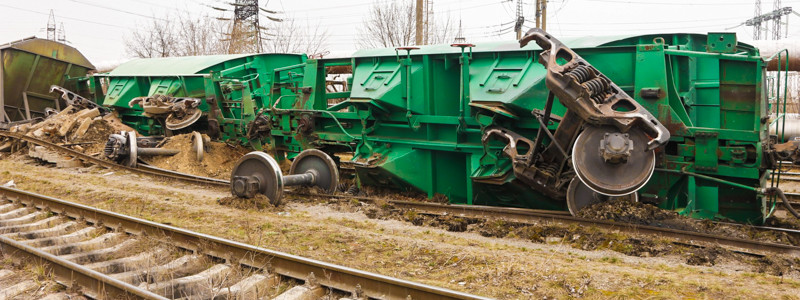 В Киеве на Выдубичах семь вагонов поезда сошли с рельсов