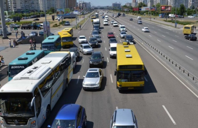 В Киеве на выходных изменится движение общественного транспорта: что следует знать