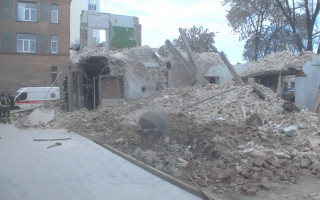Обвал дома в Харькове: мужчину вытащили из-под обломков