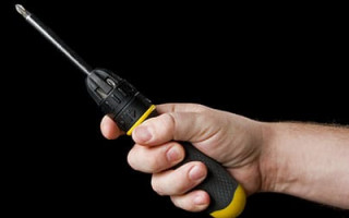 Ударил отверткой в живот: в Харькове мужчина набросился на незнакомца