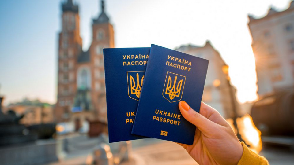 Украинские заробитчане продолжают покидать Польшу: что происходит