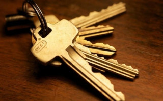 Присваивала чужие квартиры: в Киеве задержали дерзкую чиновницу