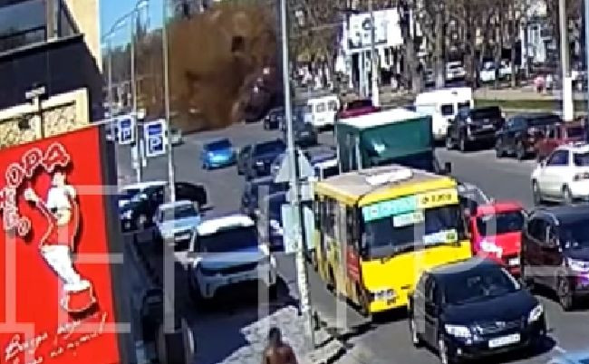 Автомобиль подняло в воздух: появилось видео мощного взрыва в Одессе
