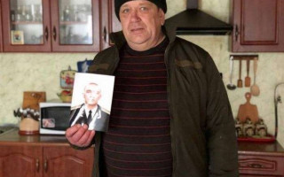 Не выдержало сердце: умер отец одного из пленных моряков