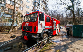 В столичной многоэтажке вспыхнула квартира: владелец сгорел заживо