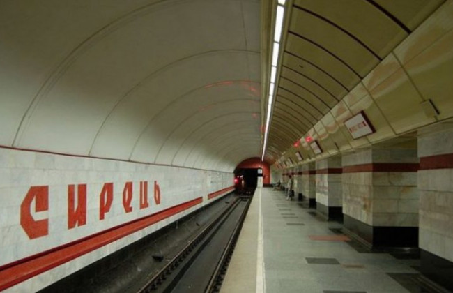 Инцидент в киевском метро: мужчина упал на рельсы