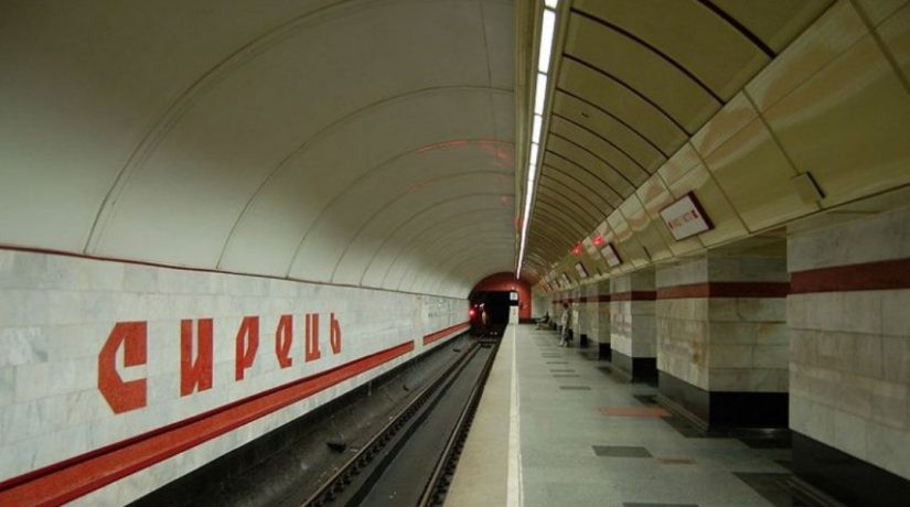 Инцидент в киевском метро: мужчина упал на рельсы