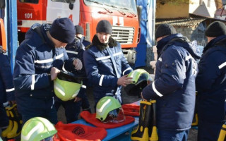 Детская площадка в Киевской области провалилась под землю: есть подробности