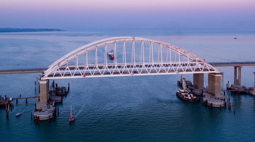 Оккупанты заявили о новой проблеме с Крымским мостом: подробности