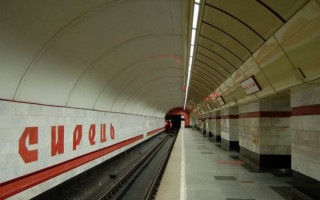 Инцидент в киевском метро: мужчина упал на рельсы