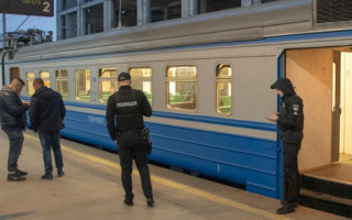 Смертельный инцидент в киевской электричке: что произошло