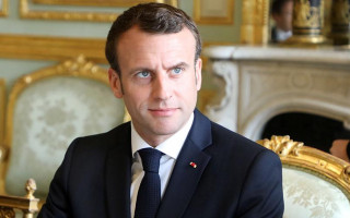 Президент Франции встретится с Порошенко и Зеленским перед вторым туром