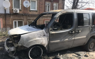 В Харькове активисту неизвестные сожгли автомобиль