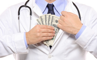 Скандал під Києвом: головний лікар викрав карету «швидкої»