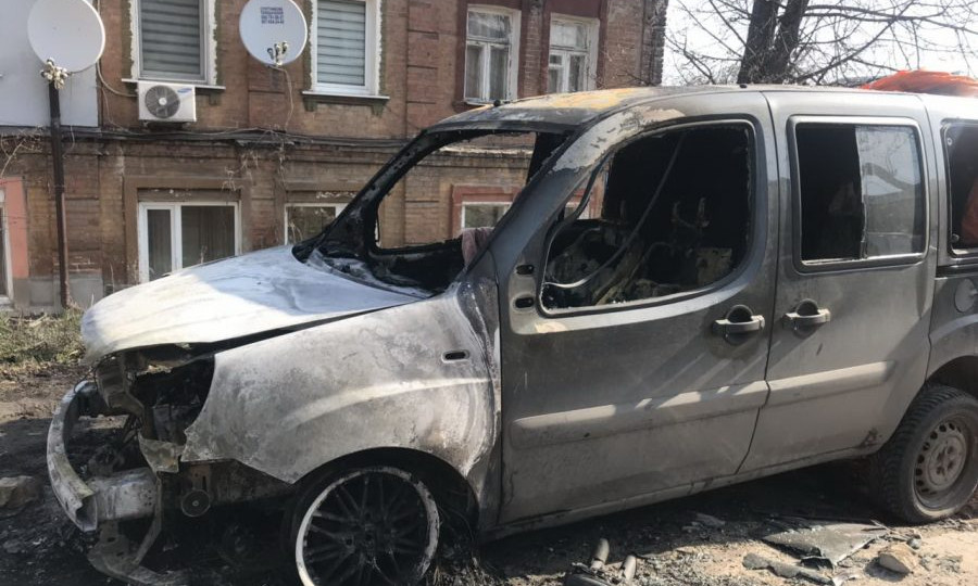 В Харькове активисту неизвестные сожгли автомобиль