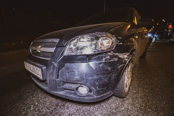 Тройное ДТП в Киеве: виновник аварии скрылся с места происшествия