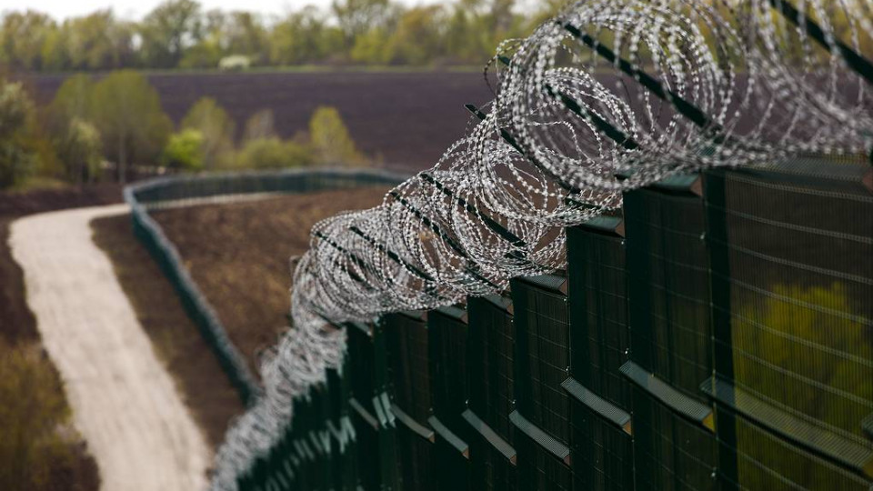 Стена на границе с РФ: стали известны стоимость строительства и сроки