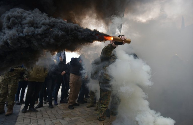 Stereo Рlaza забросали дымовыми шашками: акция протеста в Киеве