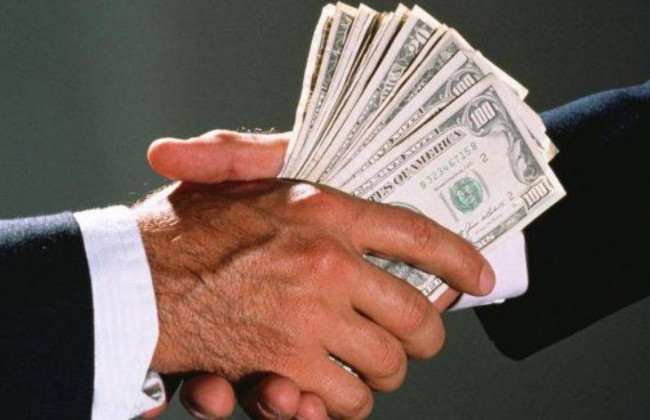 Депутату, викритому на хабарництві, повідомлено про підозру