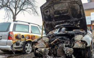 Невідомі спалили вже третій автомобіль депутата на Івано-Франківщині