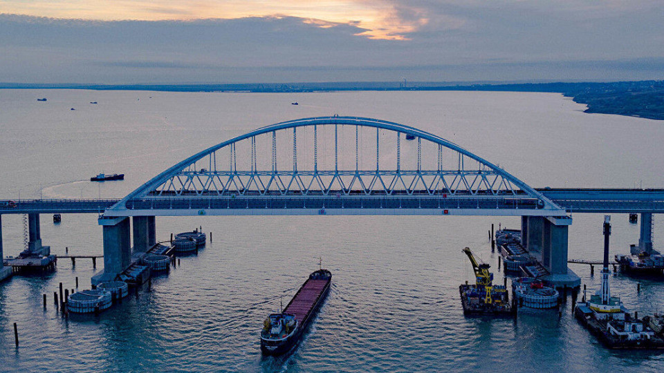 Крымский мост должен рухнуть сам: стало известно о масштабной проблеме оккупантов