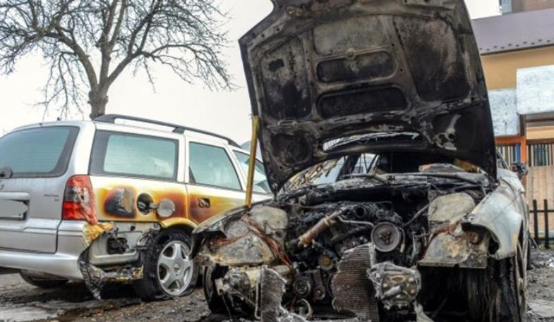 Невідомі спалили вже третій автомобіль депутата на Івано-Франківщині