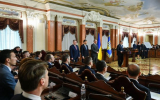 Антикорсуд має стати справжньою опорою держави у боротьбі з корупцією, — Порошенко