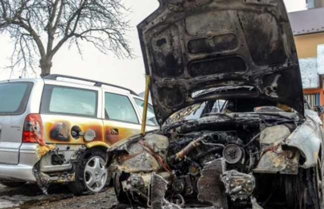 Невідомі спалили вже третій автомобіль депутата на Івано-Франківщині