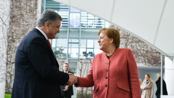 Встреча с Меркель: Порошенко рассказал, о чем говорил с канцлером ФРГ