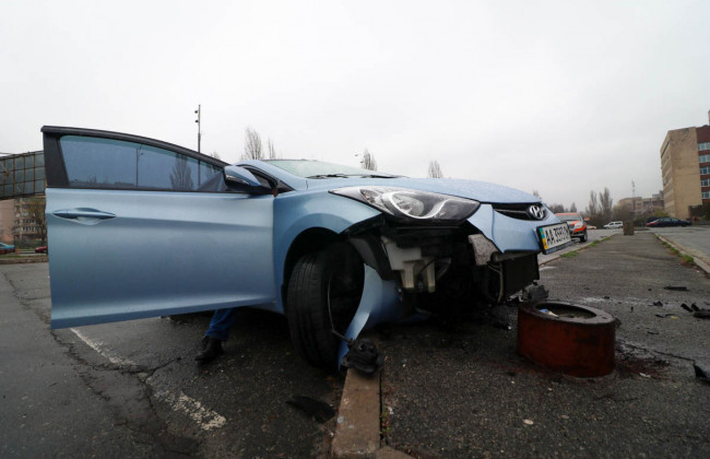 На скорости вылетел в пешеходную зону: в Киеве произошло ДТП